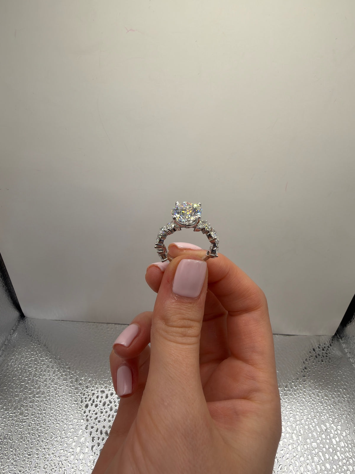 4.00 CT IGI Certified Round Lab-Grown Diamond Engagement Ring • E Color VS1 • 14K White Gold