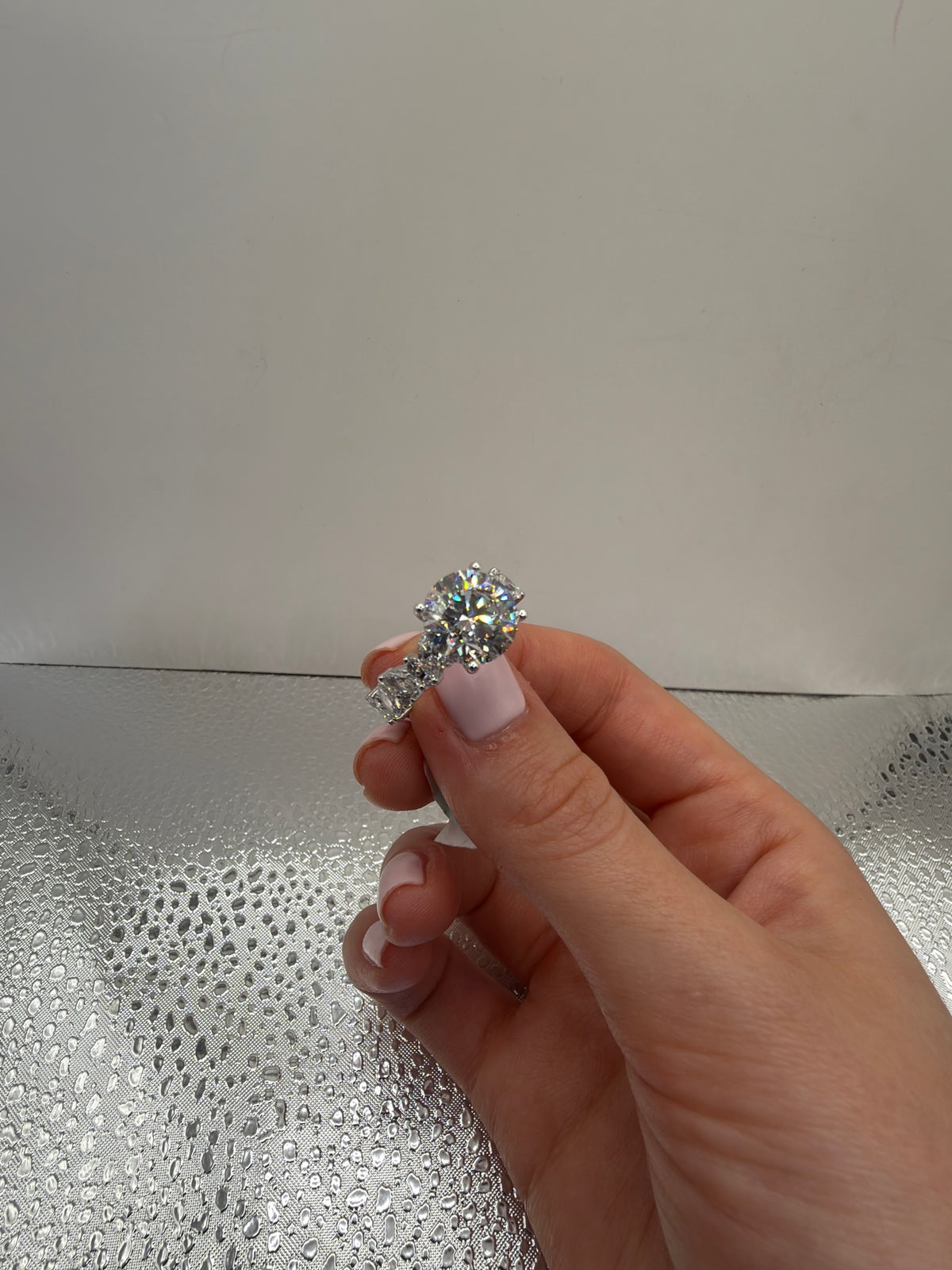 4.00 CT IGI Certified Round Lab-Grown Diamond Engagement Ring • E Color VS1 • 14K White Gold