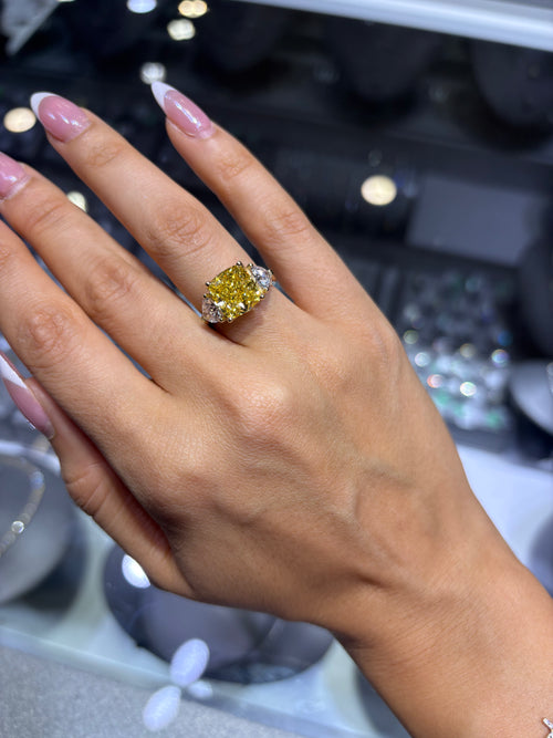 6.12 CT CUSHION BRILLIANT LAB DIAMOND RING • 5.14 CT CENTER • FANCY VIVID YELLOW • VS1 • IGI CERTIFICATE INCLUDED