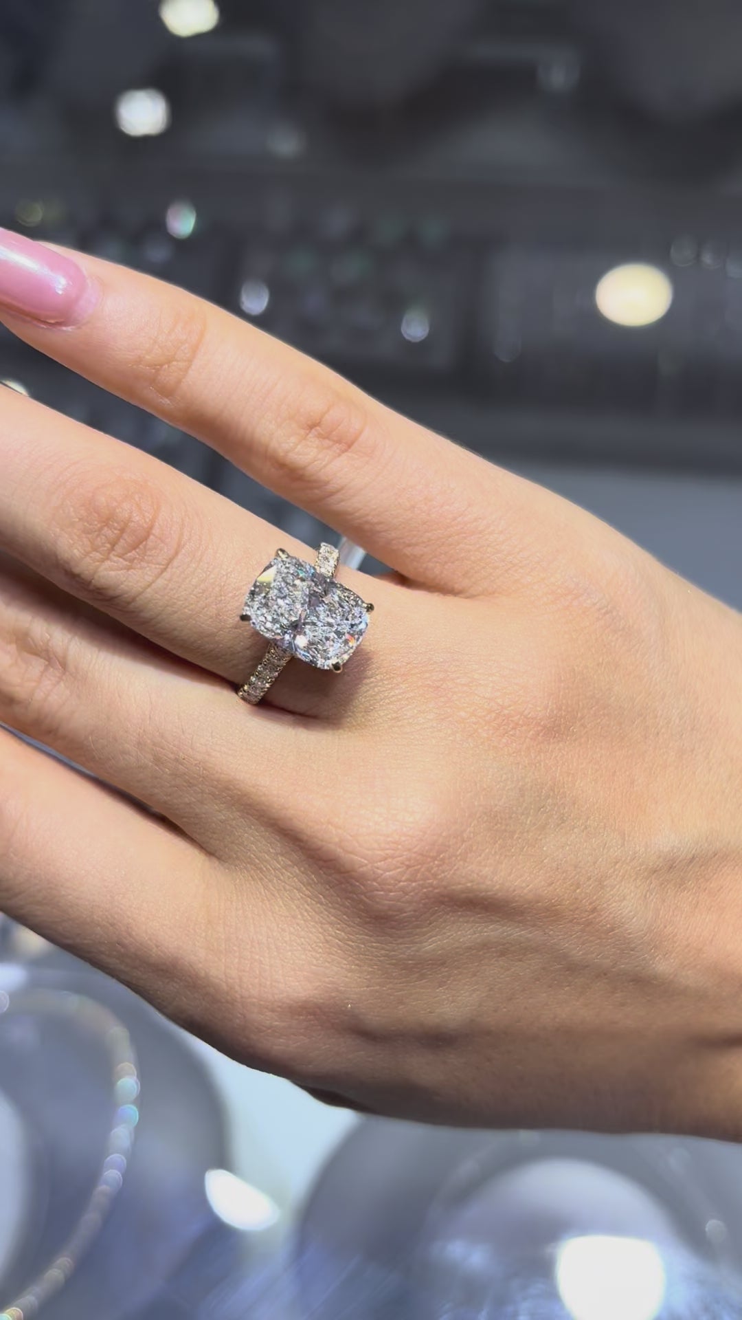 5.74 CT CUSHION BRILLIANT LAB DIAMOND RING • 5.06 CT CENTER • E COLOR • 14K YELLOW GOLD • VS1 • IGI CERTIFIED