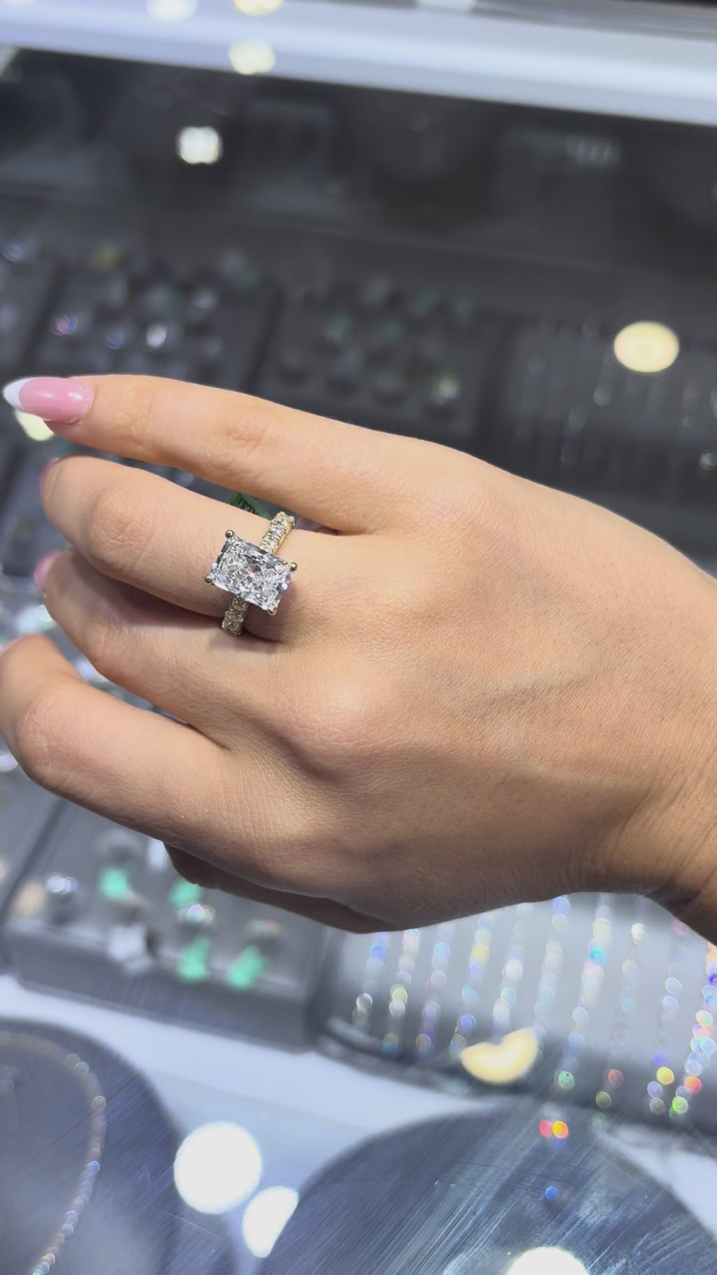 4.86 CT RADIANT BRILLIANT LAB DIAMOND RING • 4.07 CT CENTER • E COLOR • VS1 • IGI CERTIFICATE INCLUDED