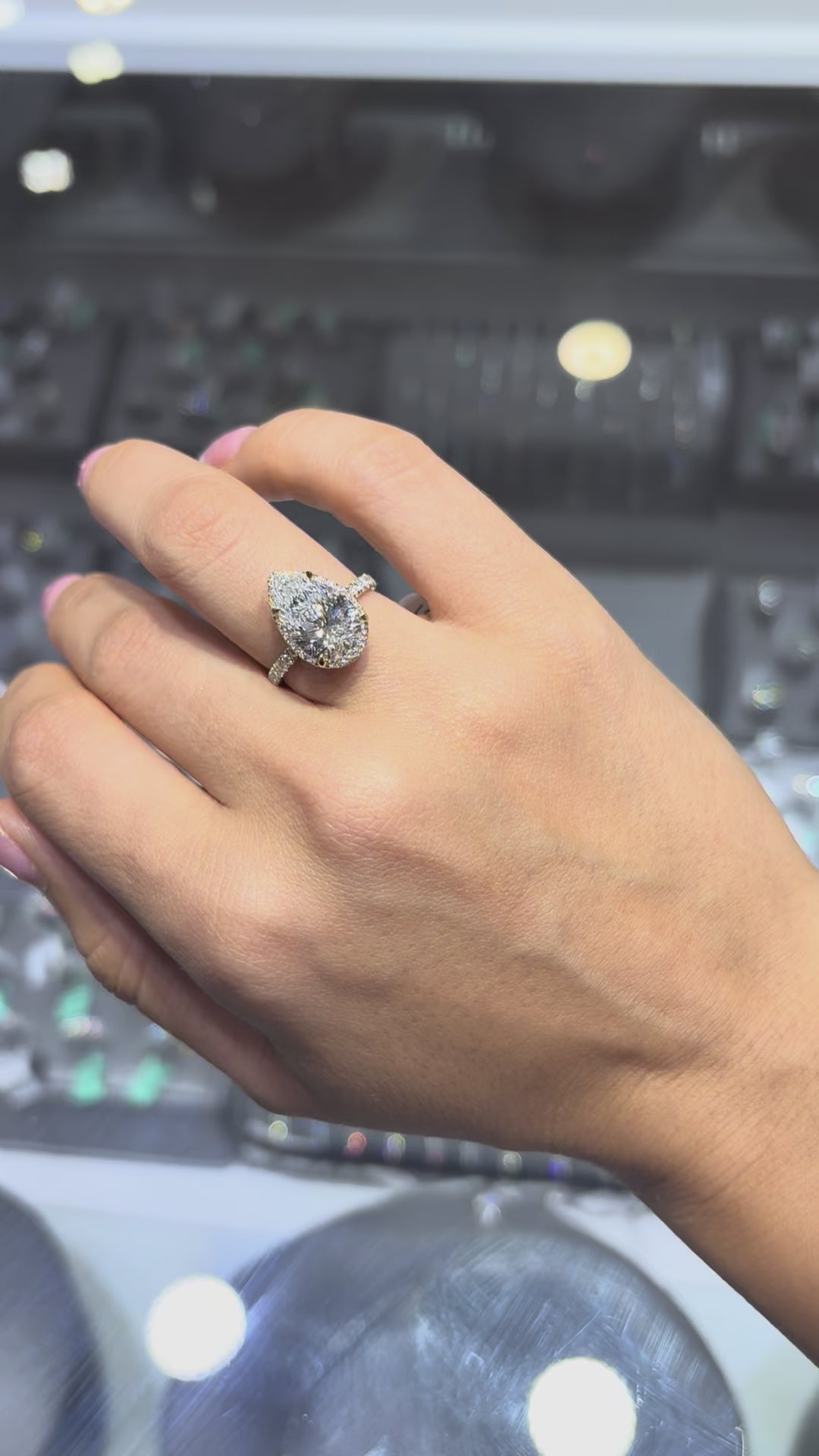 4.79 CT PEAR BRILLIANT LAB DIAMOND RING • 4.05 CT CENTER • E COLOR • VS1 • IGI CERTIFIED