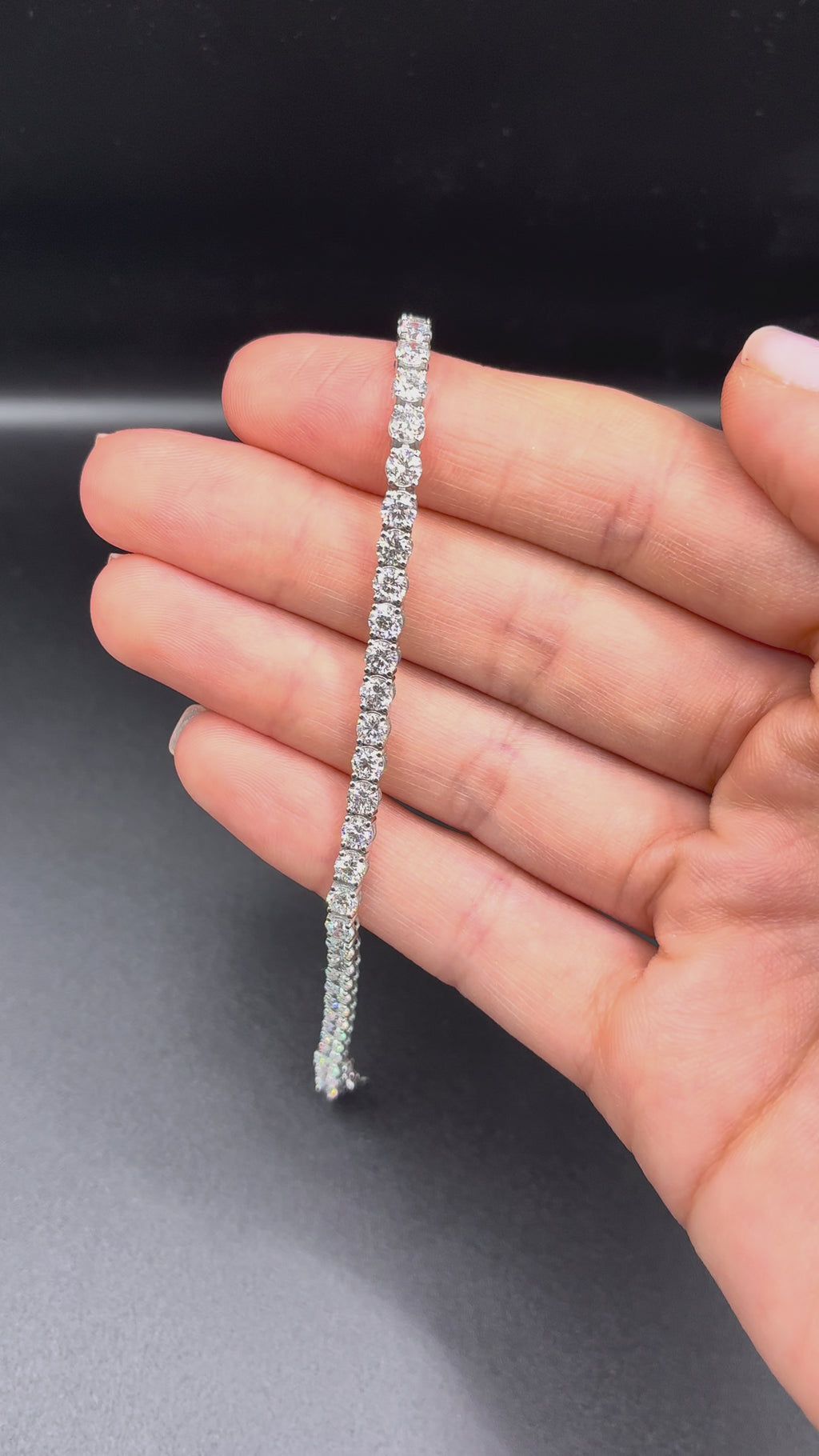 14K White Gold Tennis Bracelet • Non-IGI Certified • 7 Carat Total Weight • Round Stones